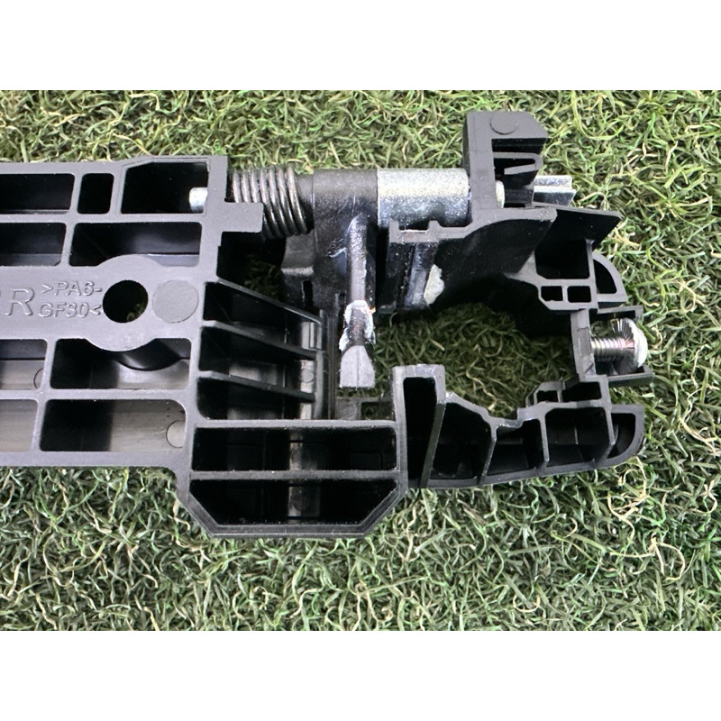 Кронштейн ручки двери (кузов и элементы) Nissan Rogue T33 2022 1.5 826106RR0A