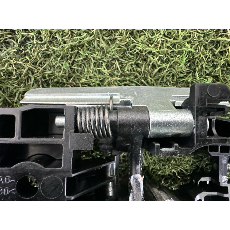 Кронштейн ручки двери (кузов и элементы) Nissan Rogue T33 2022 1.5 826106RR0A