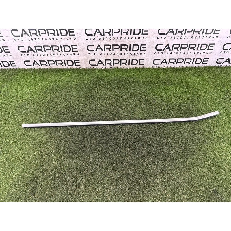 Молдинг скла (кузов і елементи) BMW X1 F48 2016 2.0 51337352442