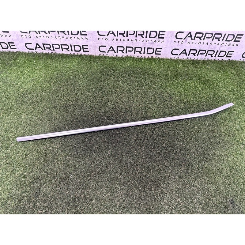 Молдинг скла (кузов і елементи) BMW X1 F48 2016 2.0 51337352442