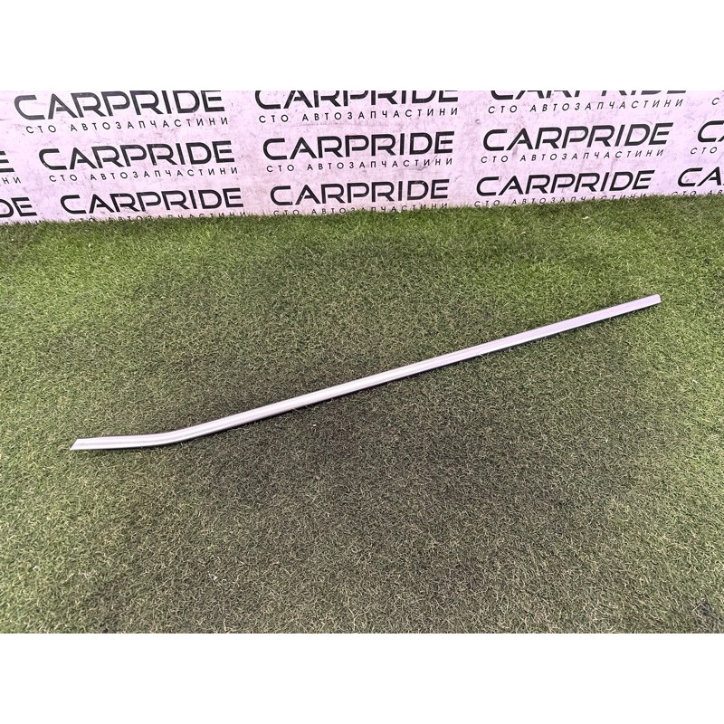 Молдинг скла (кузов і елементи) BMW X1 F48 2018 2.0 51337352441