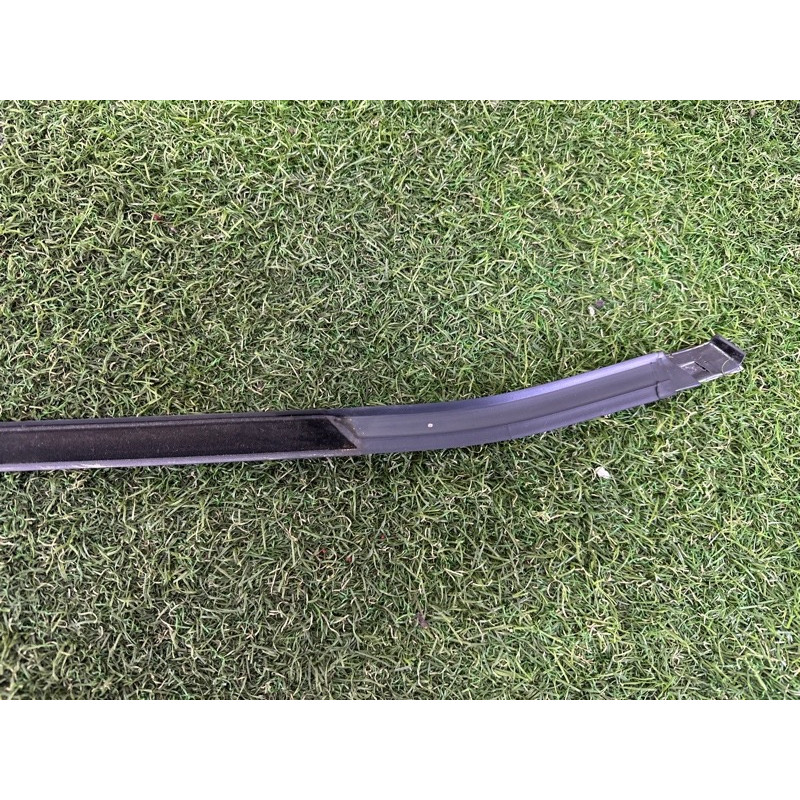 Молдинг скла (кузов і елементи) BMW X1 F48 2018 2.0 51337352441