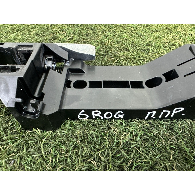 Кронштейн ручки двери (кузов и элементы) Nissan Rogue T33 2022 1.5 806106RR0A