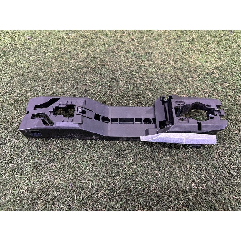 Кронштейн ручки двери (кузов и элементы) Nissan Rogue T33 2022 1.5 806106RR0A