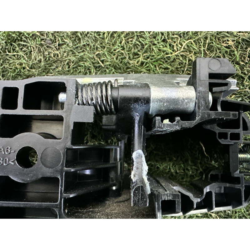Кронштейн ручки двери (кузов и элементы) Nissan Rogue T33 2022 1.5 806106RR0A