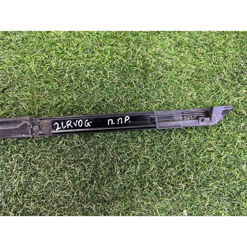 Молдинг скла (кузов и элементы) LAND ROVER Range Rover L405 2014 5.0 LR034033