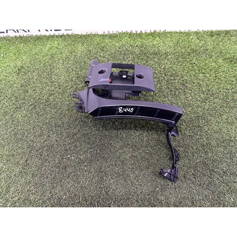 Кронштейн датчика слепых зон (кузов и элементы) LAND ROVER Range Rover Evoque L538 2015 2.0 LR048699