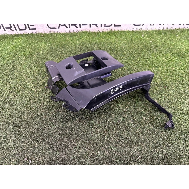 Кронштейн датчика слепых зон (кузов и элементы) LAND ROVER Range Rover Evoque L538 2015 2.0 LR048699