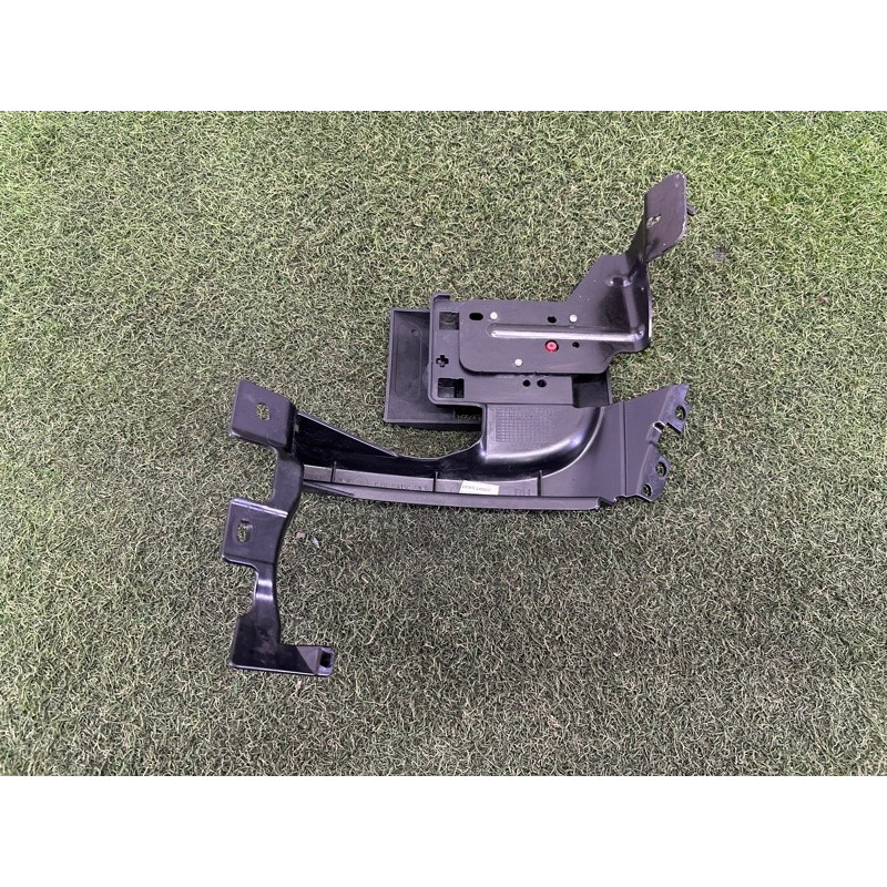 Кронштейн датчика слепых зон (кузов и элементы) LAND ROVER Range Rover Evoque L538 2015 2.0 LR048699