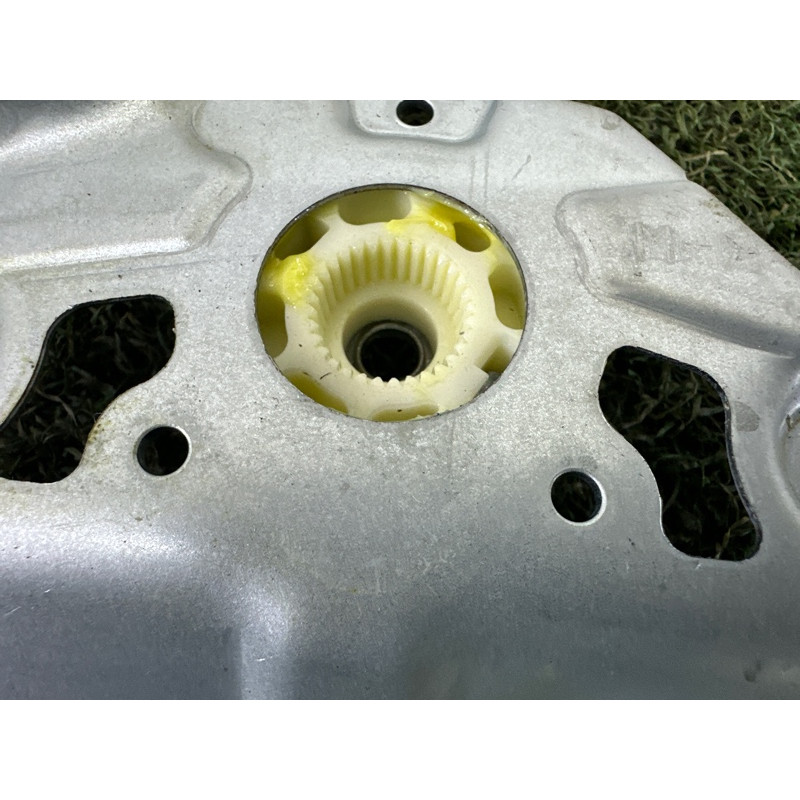 Механизм стеклоподъемника (кузов и элементы) Nissan Rogue T33 2022 1.5 827206RR0A