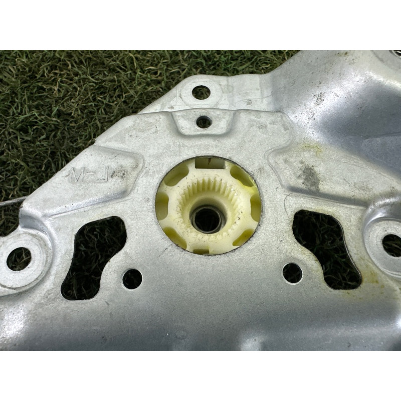 Механизм стеклоподъемника (кузов и элементы) Nissan Rogue T33 2022 1.5 807216RR0A
