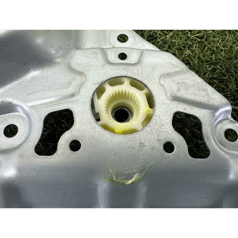 Механизм стеклоподъемника (кузов и элементы) Nissan Rogue T33 2022 1.5 807206RR0A
