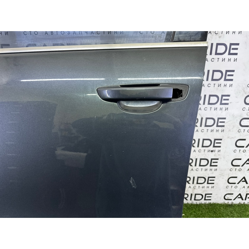 Двері (зовнішні елементи кузова) Volkswagen Touareg NF 2013 3.6 CGRA 7P0831055