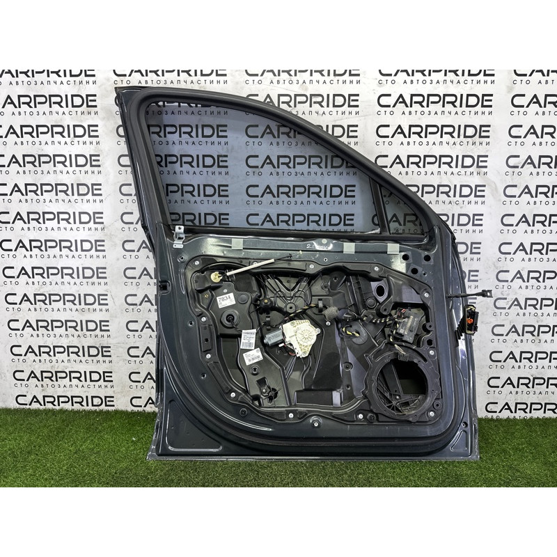 Двері (зовнішні елементи кузова) Volkswagen Touareg NF 2013 3.6 CGRA 7P0831055