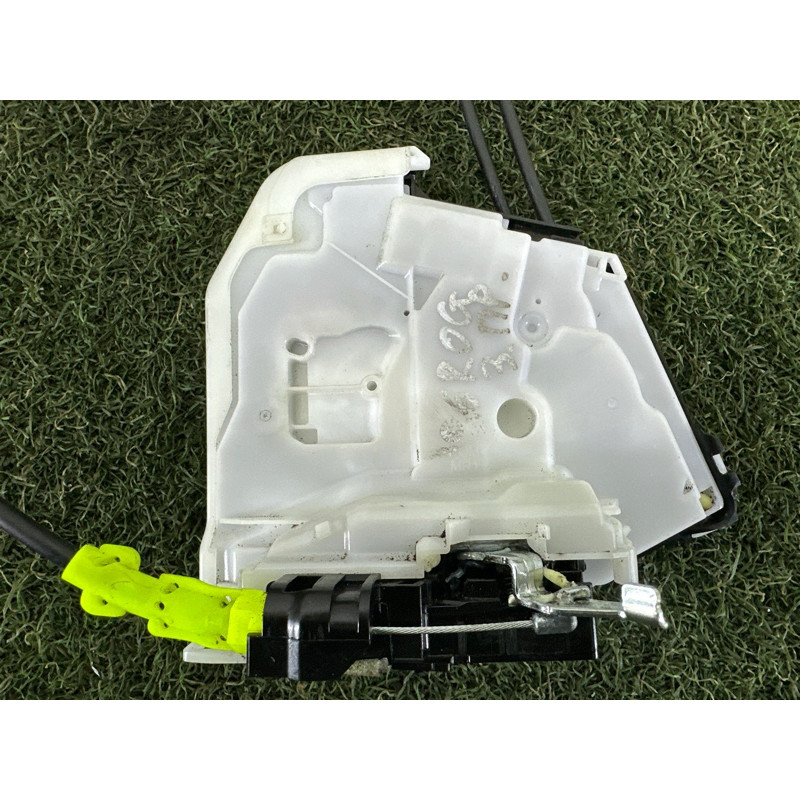 Замок дверей (кузов і елементи) Nissan Rogue T33 2022 1.5 825006RR0A