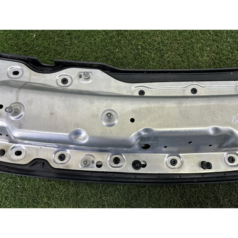Накладка капота (кузов и элементы) LAND ROVER Discovery Sport L550 2016 2.0 LR058531