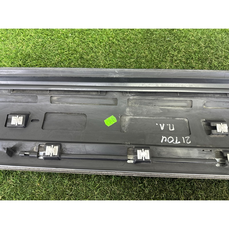 Накладка двери внешняя (кузов и элементы) Volkswagen Touareg NF 2013 3.6 CGRA 7P6854939HGRU
