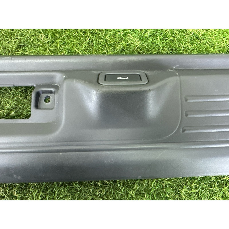 Обшивка кришки багажника (салон) LAND ROVER Range Rover L405 2014 5.0 LR038140