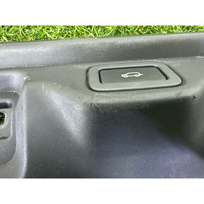 Обшивка кришки багажника (салон) LAND ROVER Range Rover L405 2014 5.0 LR038140