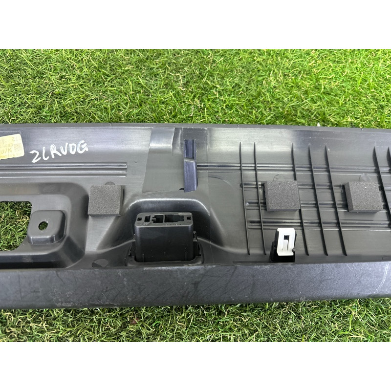 Обшивка кришки багажника (салон) LAND ROVER Range Rover L405 2014 5.0 LR038140