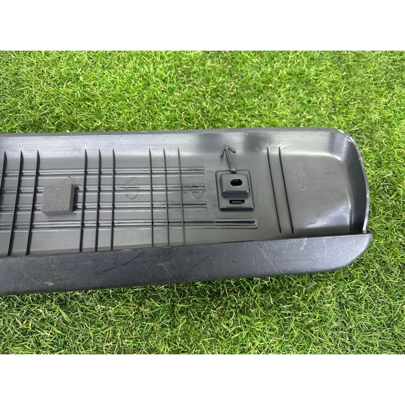 Обшивка кришки багажника (салон) LAND ROVER Range Rover L405 2014 5.0 LR038140