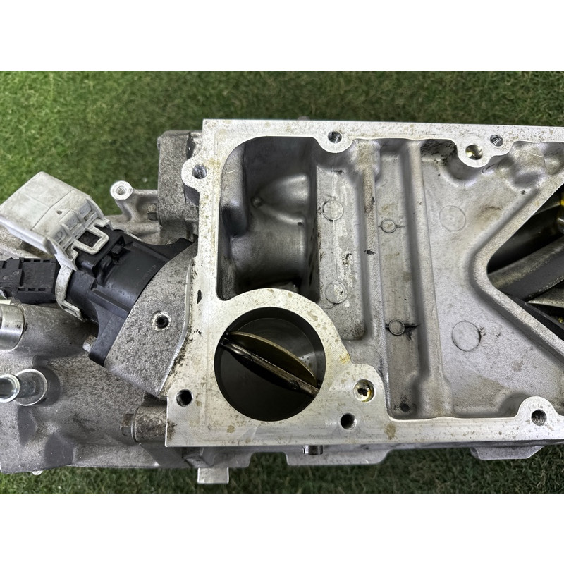 Компресор ДВЗ (впускная система) LAND ROVER Range Rover L405 2014 5.0 LR036194