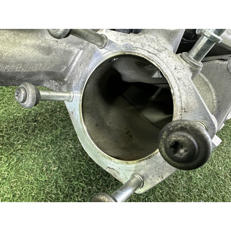 Компресор ДВЗ (впускная система) LAND ROVER Range Rover L405 2014 5.0 LR036194