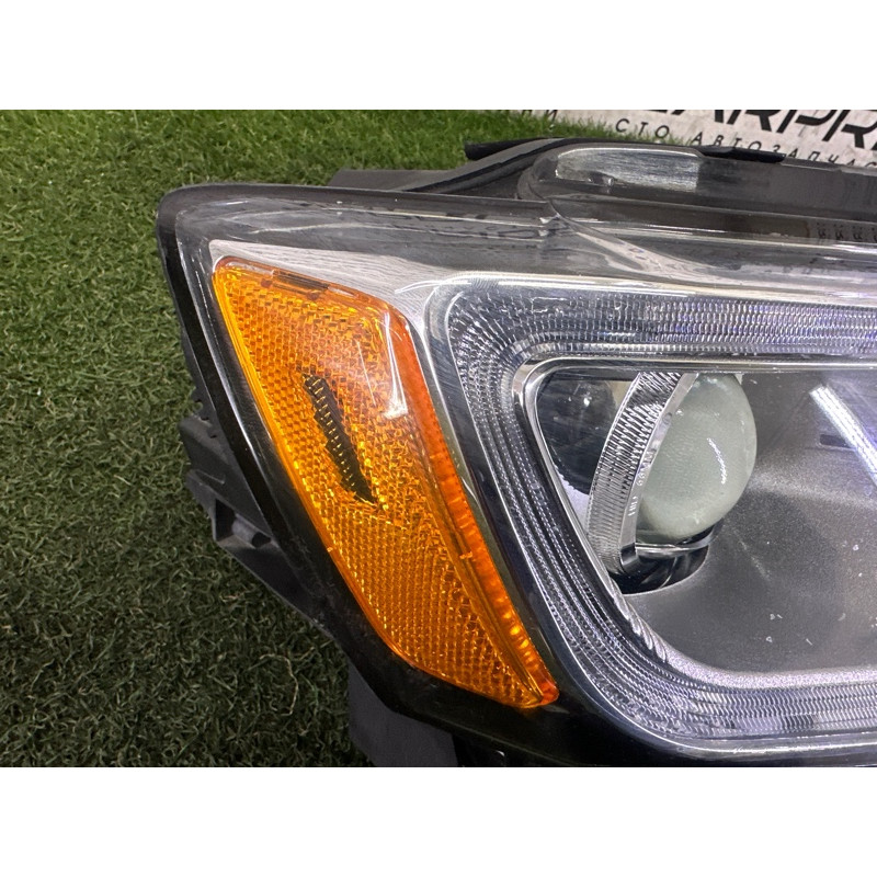 Фара (оптика) Jeep Grand Cherokee WK2 2015 5.7 HEMi 68111000AF