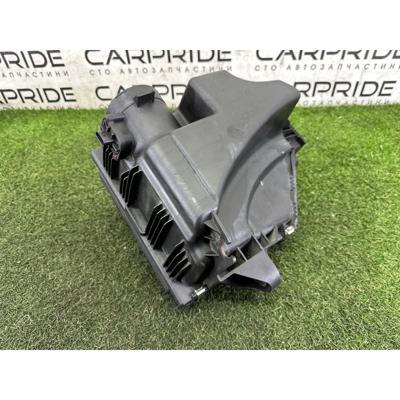 Корпус воздушного фильтра (впускная система) BMW X3 F25 2013 2.0 13717616932