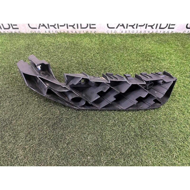 Кронштейн фари (кузов і елементи) Jeep Grand Cherokee WK2 2015 5.7 HEMi 68223470AA