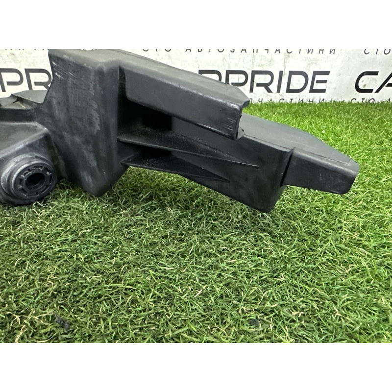 Кронштейн фари (кузов і елементи) Jeep Grand Cherokee WK2 2015 5.7 HEMi 68223470AA