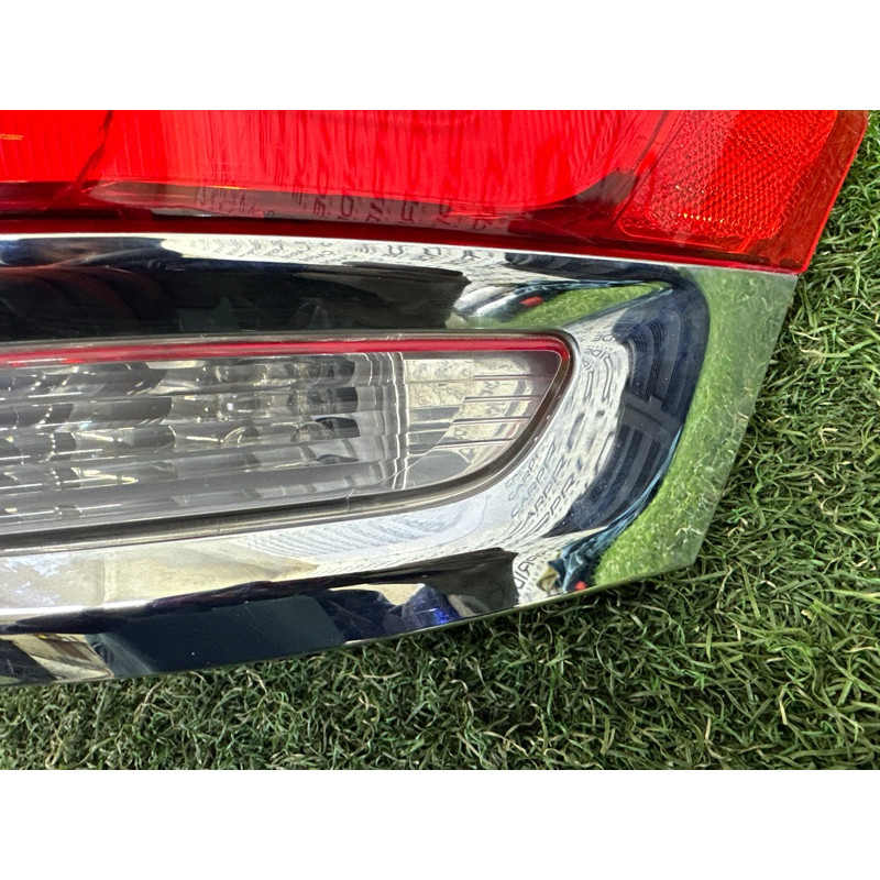 Задний фонарь (оптика) Jeep Grand Cherokee WK2 2015 5.7 HEMi 68110016AD