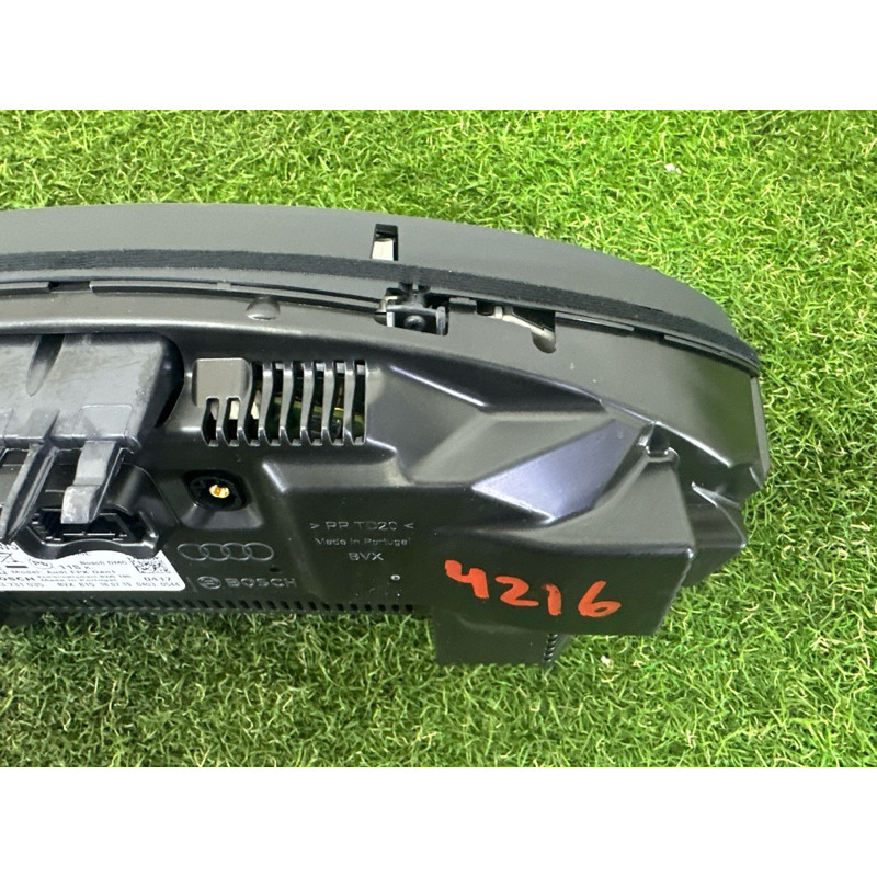Панель приладів (салон) AUDI Q5 FY 2020 2.0 DJYA 8W5920890E