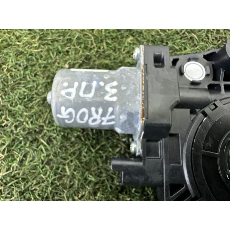 Мотор склопідйомника (електрика) Nissan Rogue T33 2021 2.5 807306RA0A