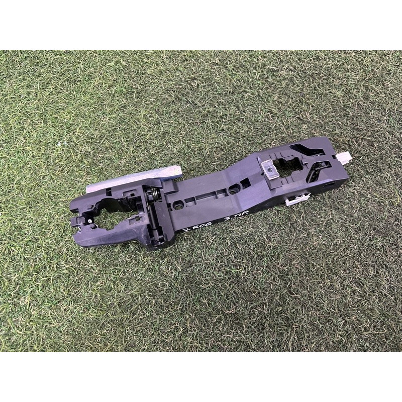 Кронштейн ручки двери (кузов и элементы) Nissan Rogue T33 2021 2.5 826106RA0A