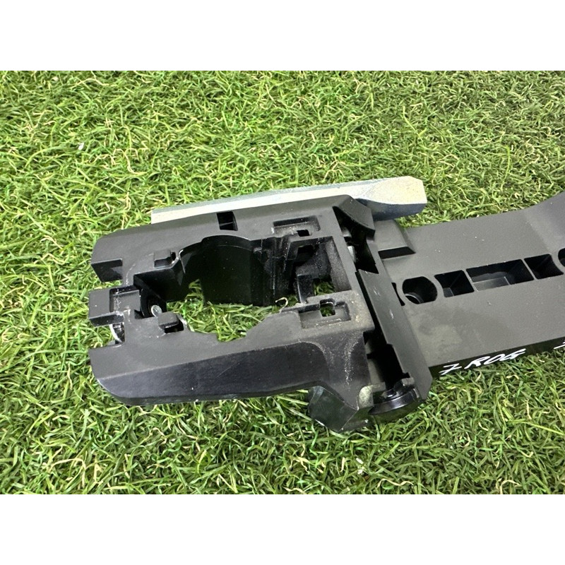 Кронштейн ручки двери (кузов и элементы) Nissan Rogue T33 2021 2.5 826106RA0A