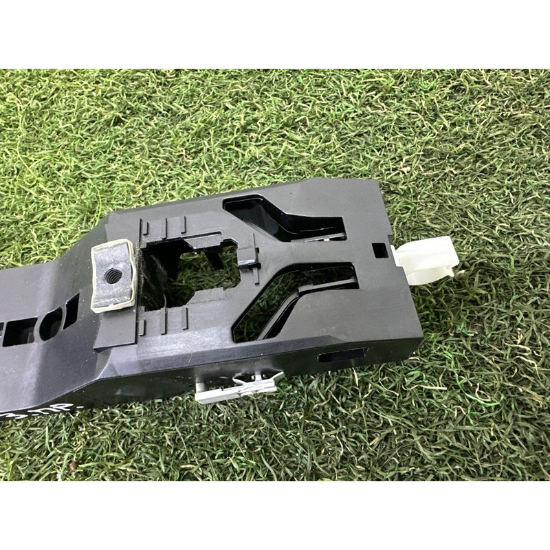 Кронштейн ручки двери (кузов и элементы) Nissan Rogue T33 2021 2.5 826106RA0A