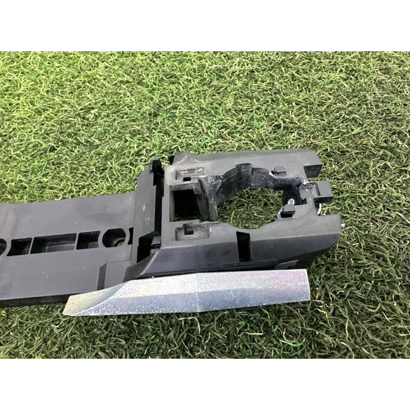 Кронштейн ручки двери (кузов и элементы) Nissan Rogue T33 2021 2.5 826106RA0A