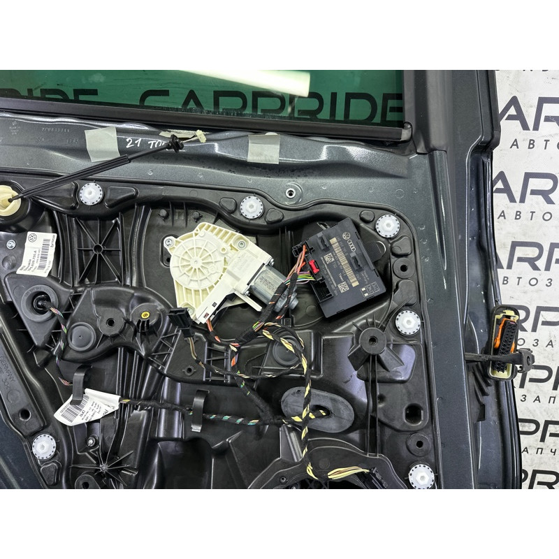 Дверь (наружные элементы кузова) Volkswagen Touareg NF 2013 3.6 CGRA 7P0833055