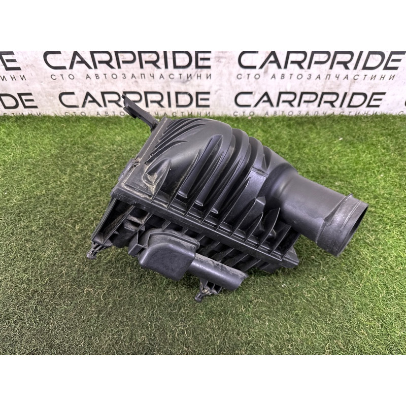 Корпус повітряного фільтра (подача палива) BMW X1 F48 2016 2.0 13717639749