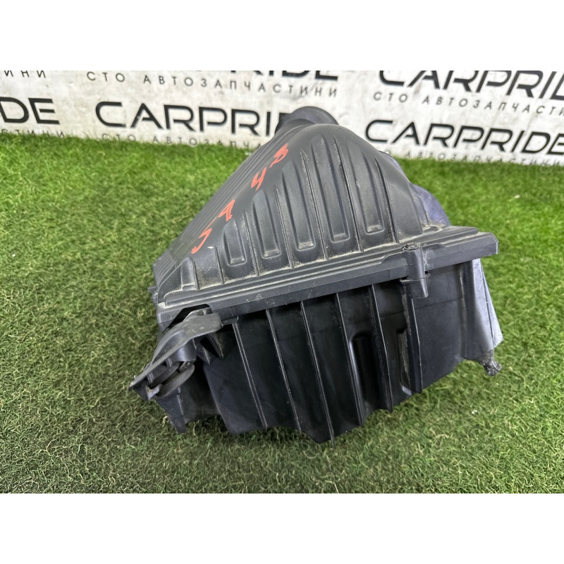 Корпус повітряного фільтра (подача палива) BMW X1 F48 2016 2.0 13717639749