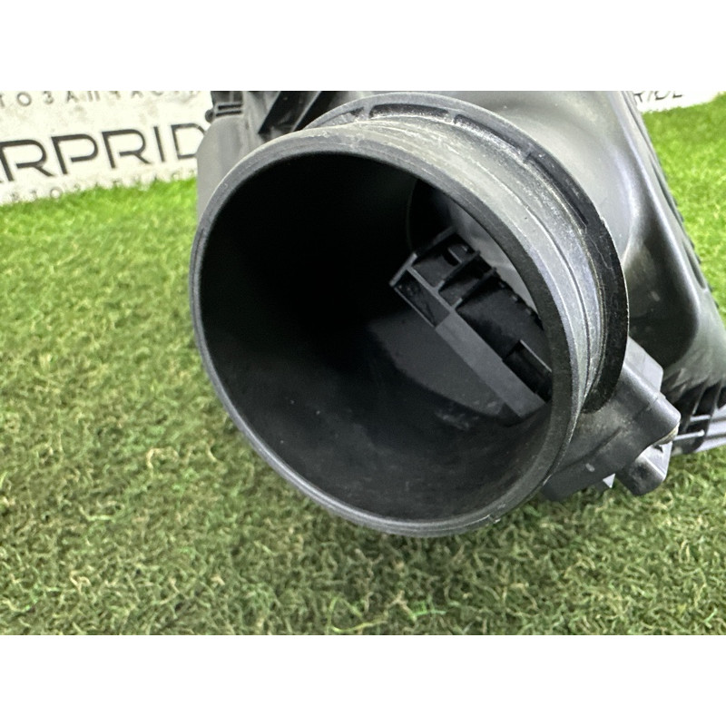 Корпус повітряного фільтра (подача палива) BMW X1 F48 2016 2.0 13717639749