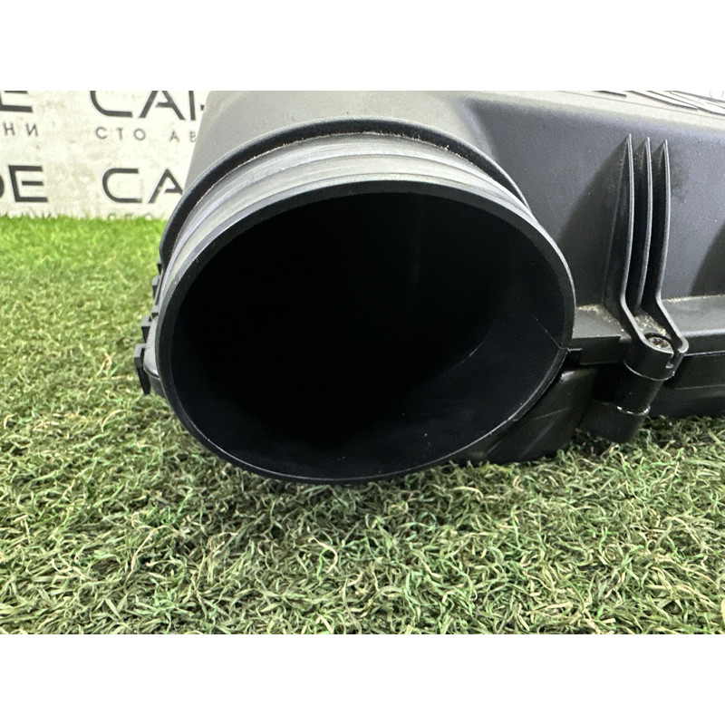 Корпус воздушного фильтра (впускная система) BMW X5 F15 2015 3.0 13717583713