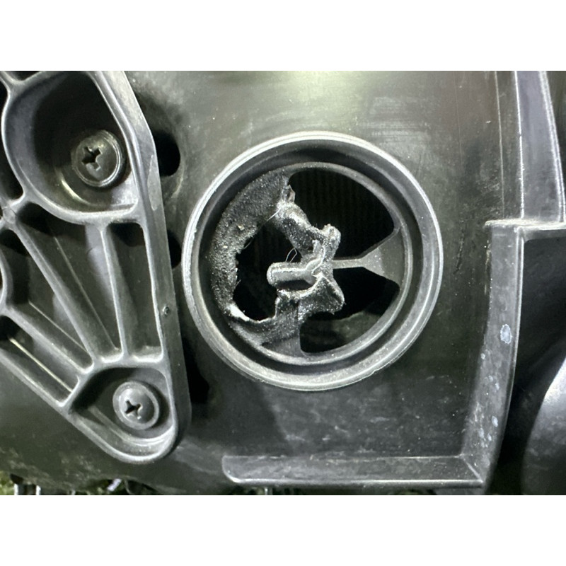 Корпус повітряного фільтра (впускная система) LAND ROVER Range Rover L405 2014 5.0 LR036423