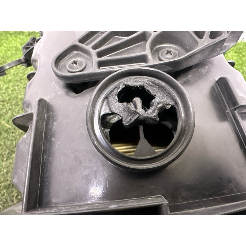 Корпус повітряного фільтра (впускная система) LAND ROVER Range Rover L405 2014 5.0 LR036423