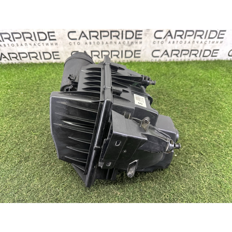 Корпус воздушного фильтра (впускная система) LAND ROVER Range Rover Evoque L538 2015 2.0 LR049780