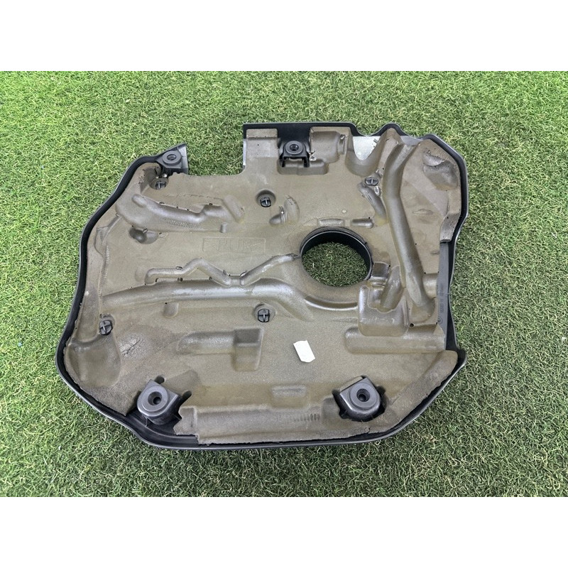 Декоративна кришка двигуна (двигун та елементи) BMW X1 F48 2016 2.0 11128601632