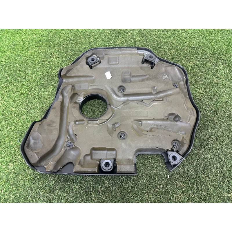 Декоративна кришка двигуна (двигун та елементи) BMW X1 F48 2016 2.0 11128601632