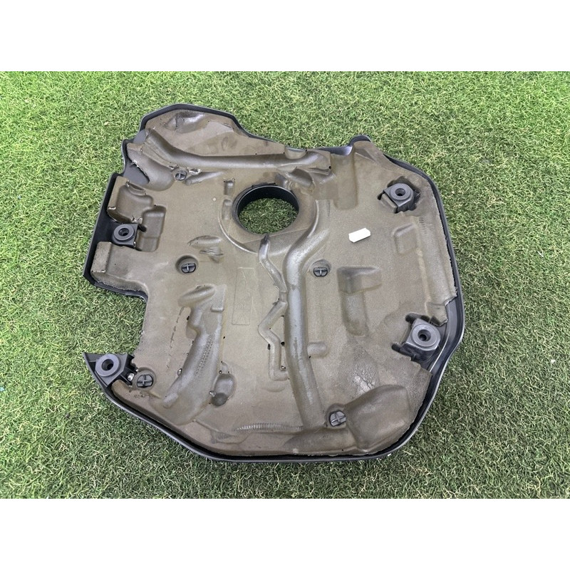 Декоративна кришка двигуна (двигун та елементи) BMW X1 F48 2016 2.0 11128601632