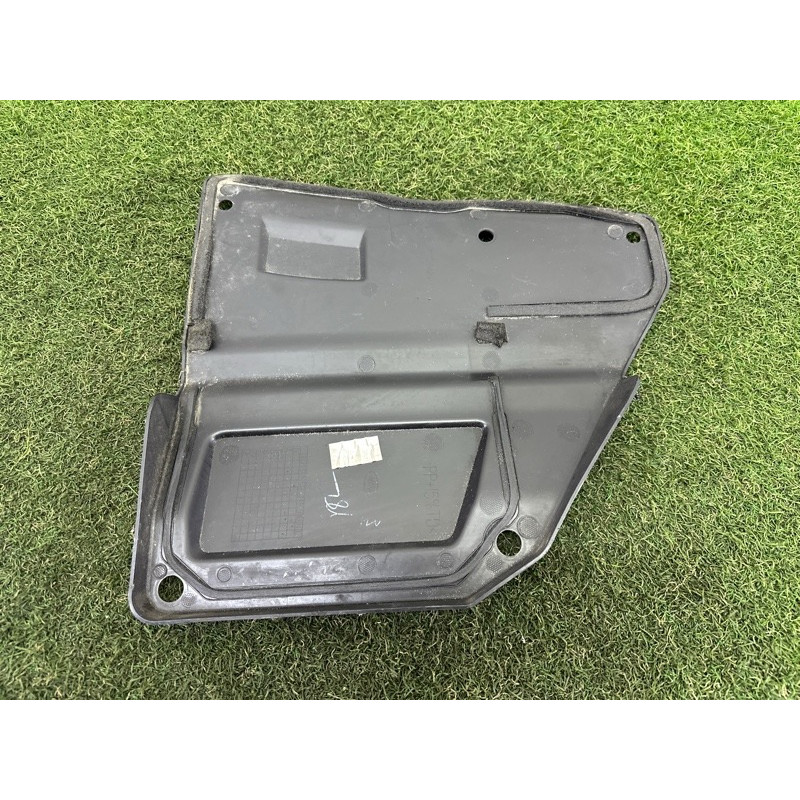 Кришка акумулятора (кузов и элементы) LAND ROVER Discovery Sport L550 2016 2.0 LR074776